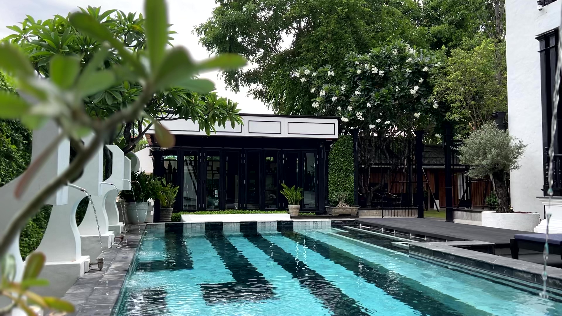 KJORN HOME - Luxury Villa in Chiang Mai 8